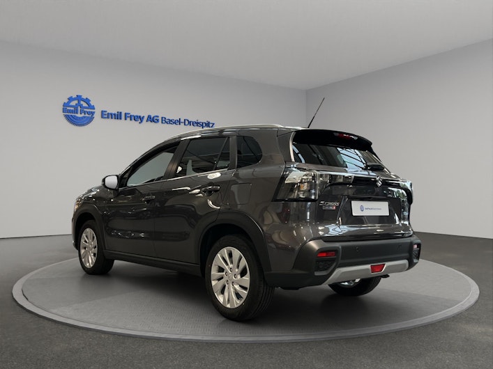 Vehicle image SUZUKI S-CROSS