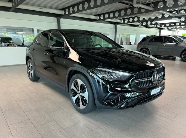 Mercedes-Benz GLA 200 Night Star