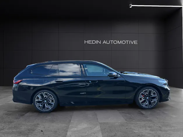 BMW 550e xDrive Touring