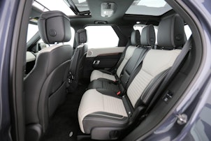 Vehicle image LAND ROVER Discovery 3.0 D I6 300 Dynamic HSE