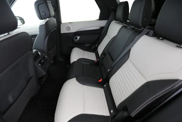 Land Rover Discovery 3.0 D I6 250 Dynamic SE