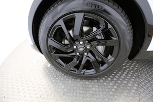 Vehicle image LAND ROVER Discovery 3.0 D I6 250 Dynamic SE