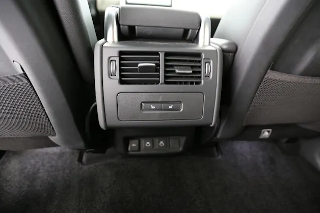 Land Rover Discovery 3.0 D I6 250 Dynamic SE