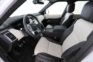 Vehicle image LAND ROVER Discovery 3.0 D I6 250 Dynamic SE