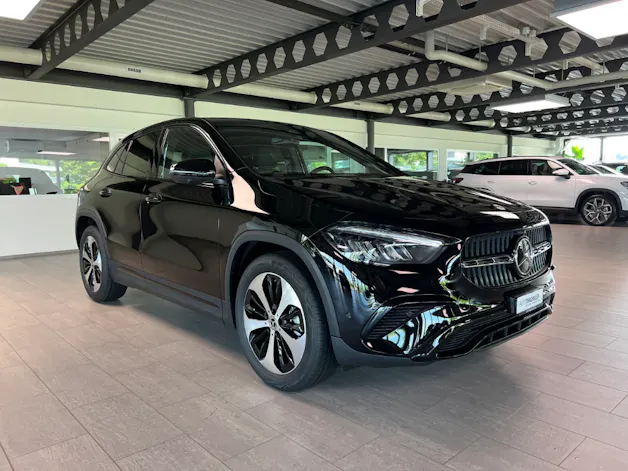 Mercedes-Benz GLA 200 Night Star