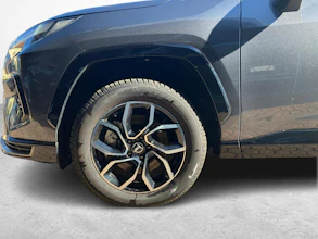 https://vehicle.imgix.net/4032615/ffdd268c-0643-41ee-8466-7a54a986da06.jpg