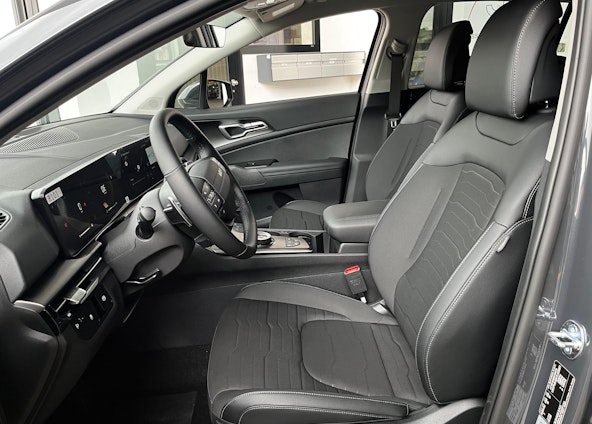 Vehicle image 4 Vehicle image 4