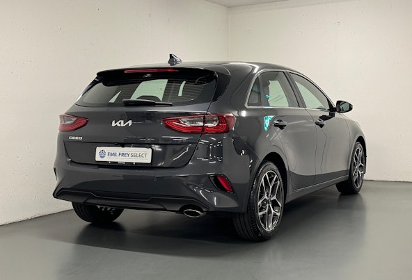 Vehicle image 12 Vehicle image 12