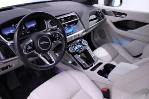 Vehicle image JAGUAR I-Pace EV400 SE AWD
