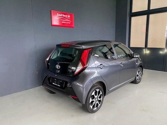 Vehicle image 5 Vehicle image 5