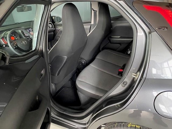 Vehicle image 10 Vehicle image 10