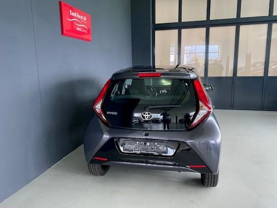 Vehicle image 6 Vehicle image 6