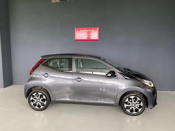 Vehicle image 4 Vehicle image 4