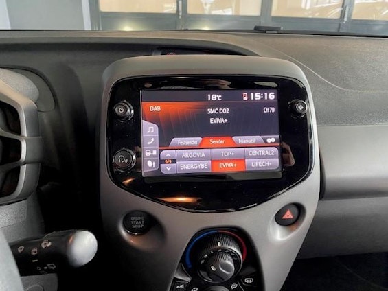 Vehicle image 15 Vehicle image 15