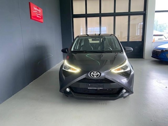 Vehicle image 2 Vehicle image 2