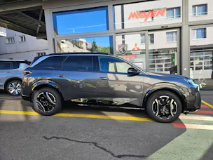 PEUGEOT 5008 e-Launch Edition AWD