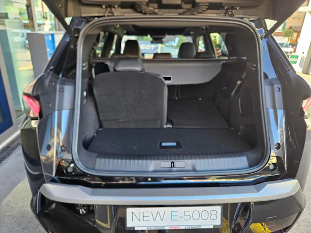 PEUGEOT 5008 e-Launch Edition AWD