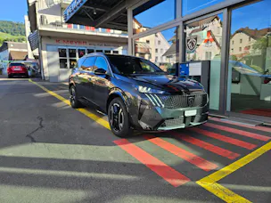 PEUGEOT 5008 e-Launch Edition AWD