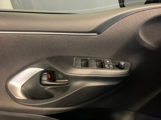 Vehicle image 5 Vehicle image 5