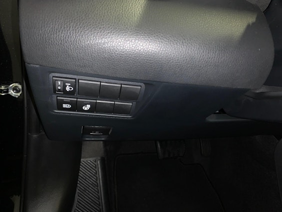 Vehicle image 4 Vehicle image 4