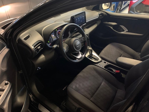 Vehicle image 13 Vehicle image 13