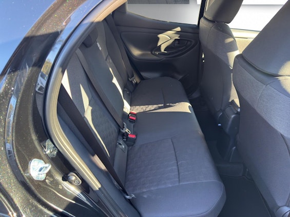 Vehicle image 13 Vehicle image 13