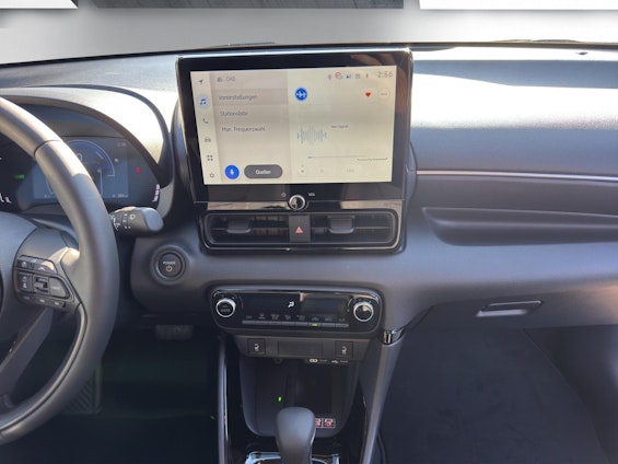 Vehicle image 16 Vehicle image 16