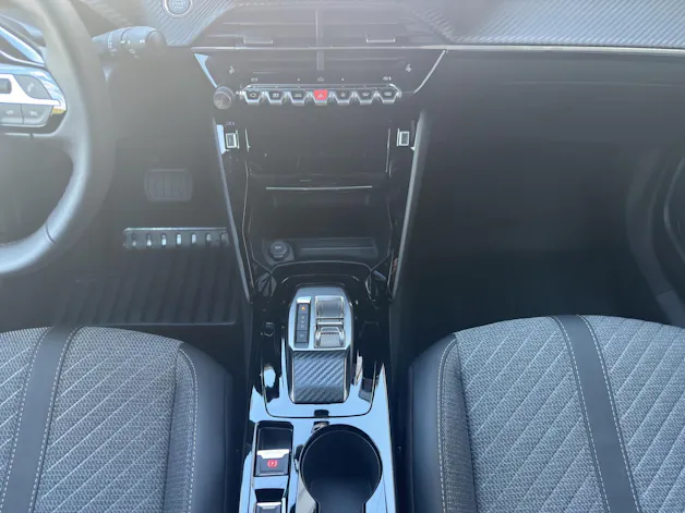 Peugeot 2008 1.2 Hybrid 145 Allure Premium