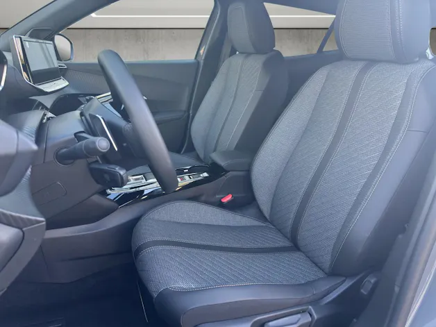 Peugeot 2008 1.2 Hybrid 145 Allure Premium