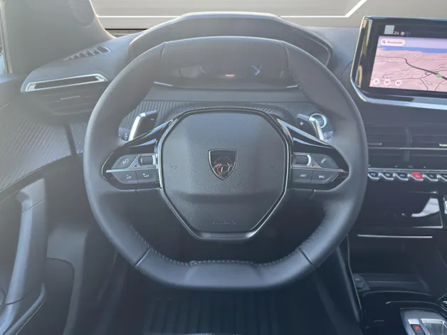 Peugeot 2008 1.2 Hybrid 145 Allure Premium
