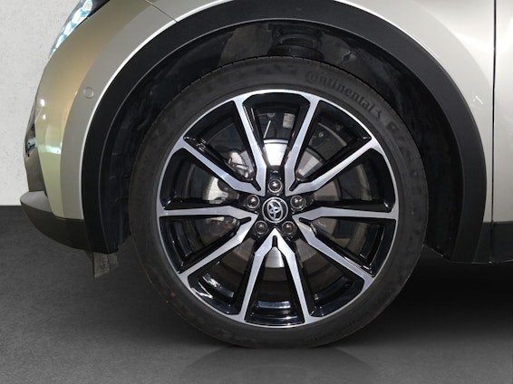 Vehicle image 13 Vehicle image 13