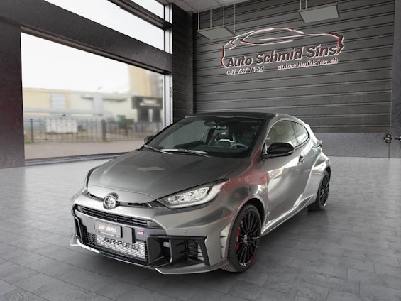 First vehicle image First vehicle image