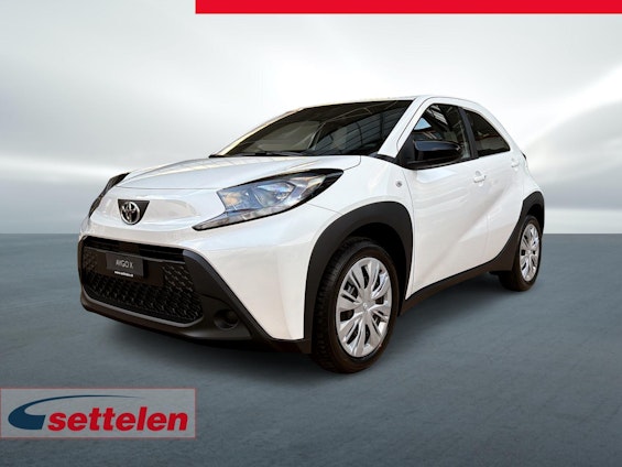 First vehicle image First vehicle image