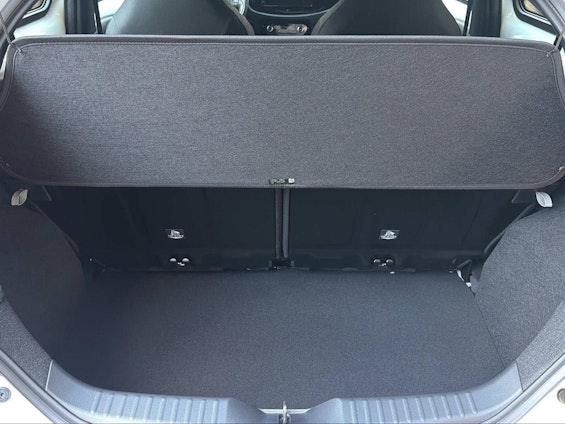 Vehicle image 6 Vehicle image 6