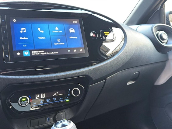 Vehicle image 11 Vehicle image 11