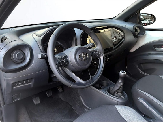 Vehicle image 9 Vehicle image 9