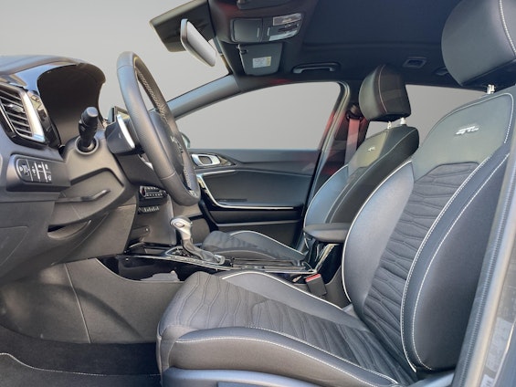 Vehicle image 3 Vehicle image 3