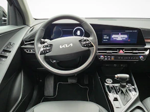 https://vehicle.imgix.net/4032886/c63d378c-1bb5-4706-aa72-361a38b59317.jpg