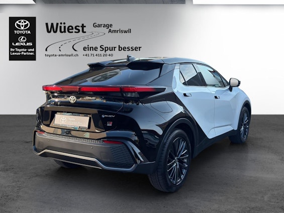 Vehicle image 4 Vehicle image 4