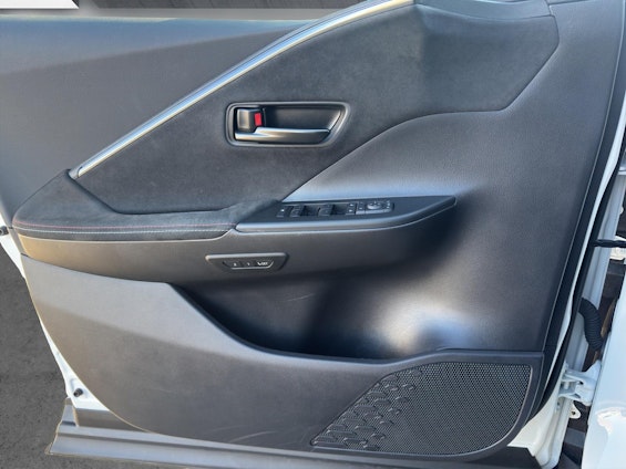 Vehicle image 10 Vehicle image 10