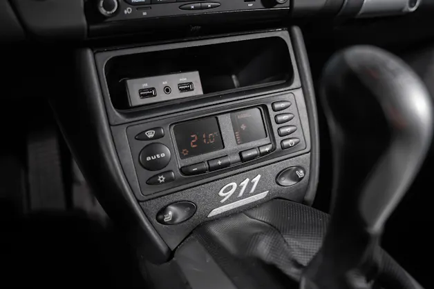 Porsche 911 Coupé 3.6 Carrera 4