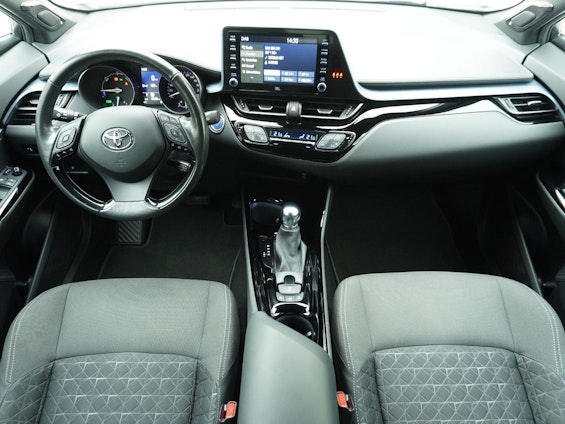 Vehicle image 10
