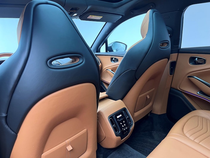 Vehicle image ASTON MARTIN DBX