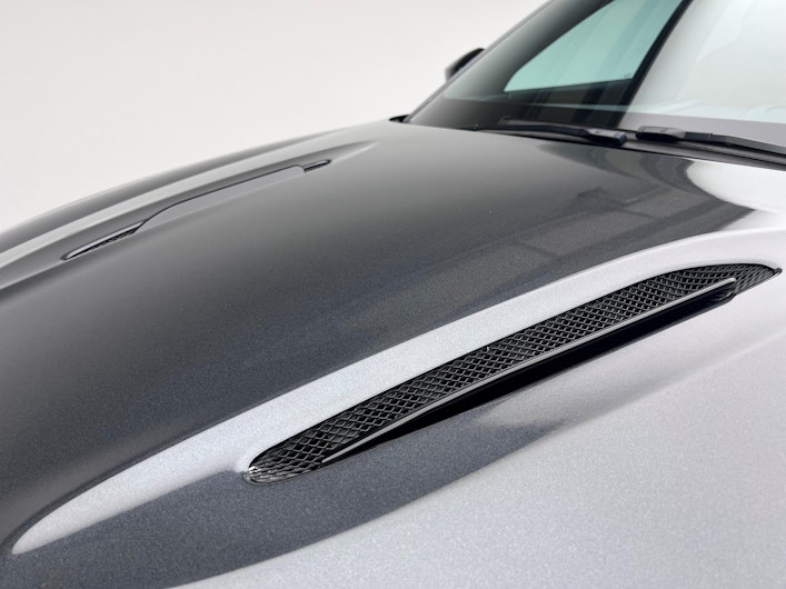 Vehicle image ASTON MARTIN DBX