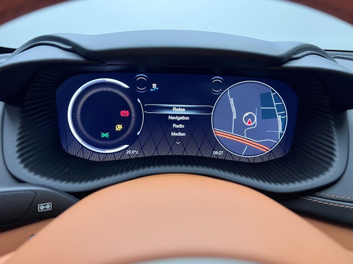 Vehicle image ASTON MARTIN DBX