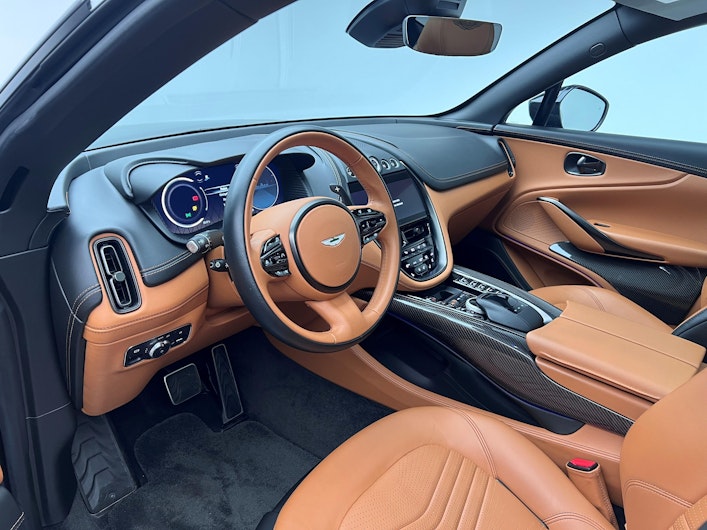 Vehicle image ASTON MARTIN DBX