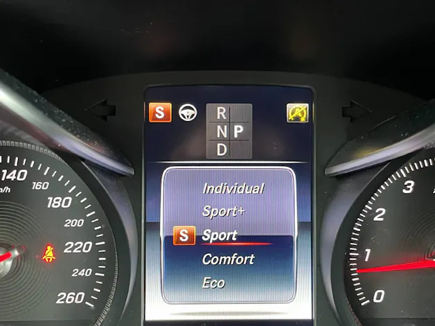 Mercedes-Benz GLC 250 AMG Line 4m
