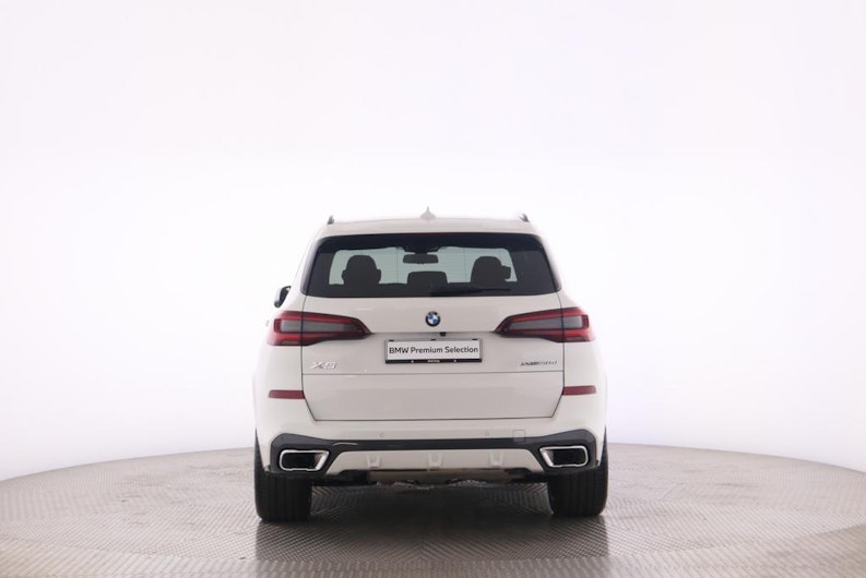 Vehicle image BMW X5