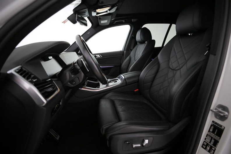 Vehicle image BMW X5