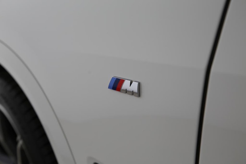 Vehicle image BMW X5